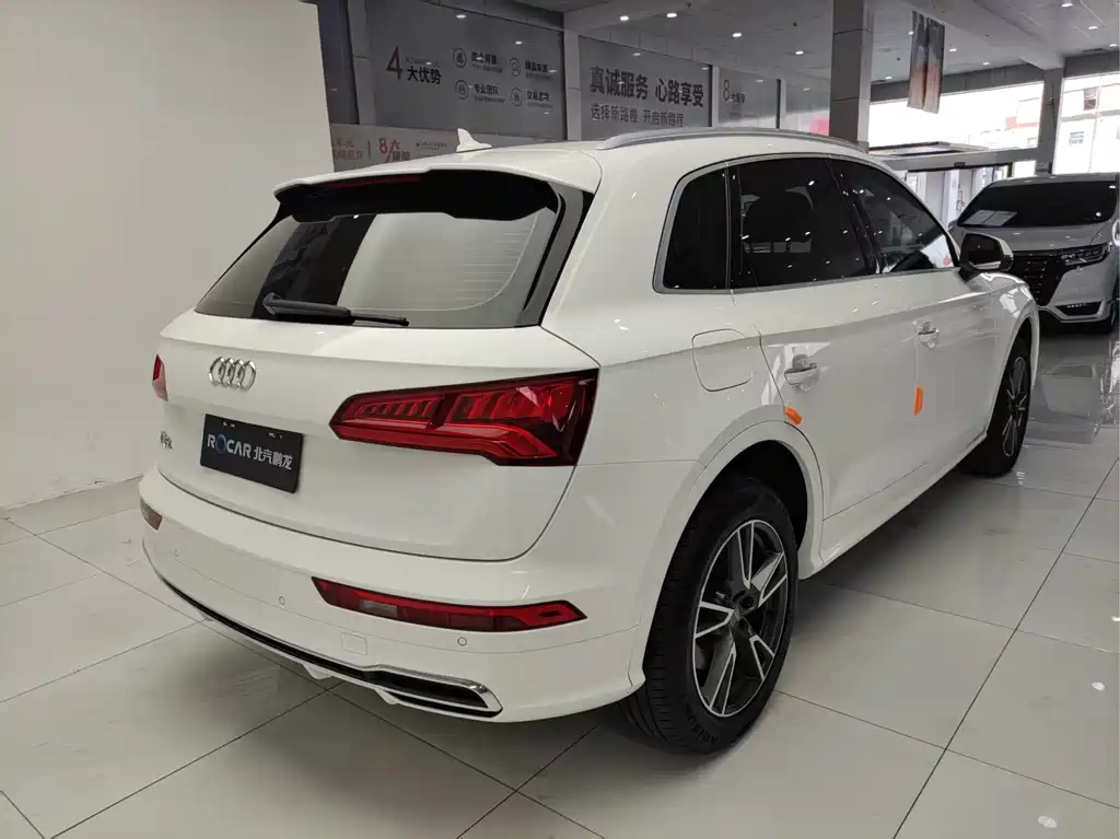 Audi Q5L 2019 — фото 31