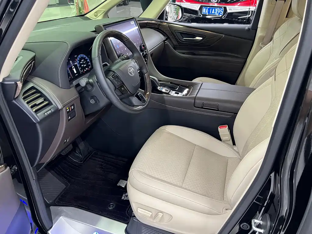 Toyota Alphard 2025 — фото 21