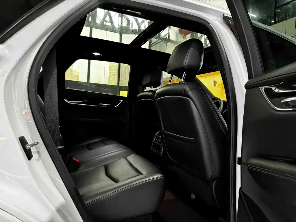 Cadillac XT5 2022 — фото 9