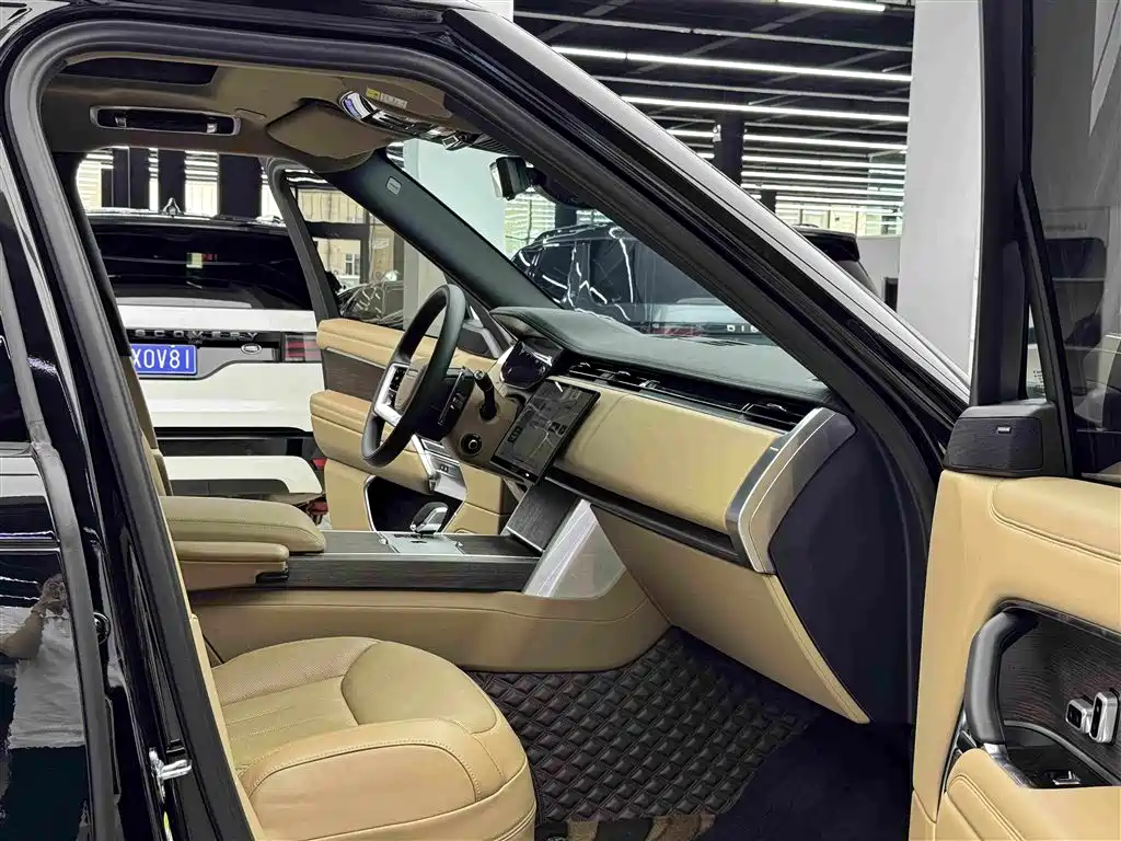Land Rover Range Rover 2025 — фото 8