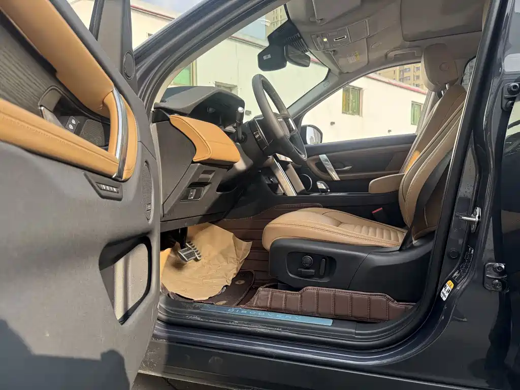 Land Rover Discovery Sport 2024 — фото 13