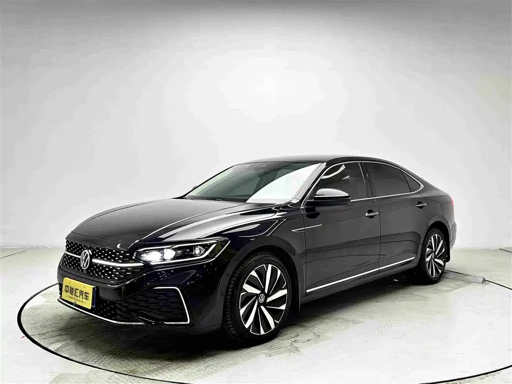 Volkswagen Passat 2021 — фото 1