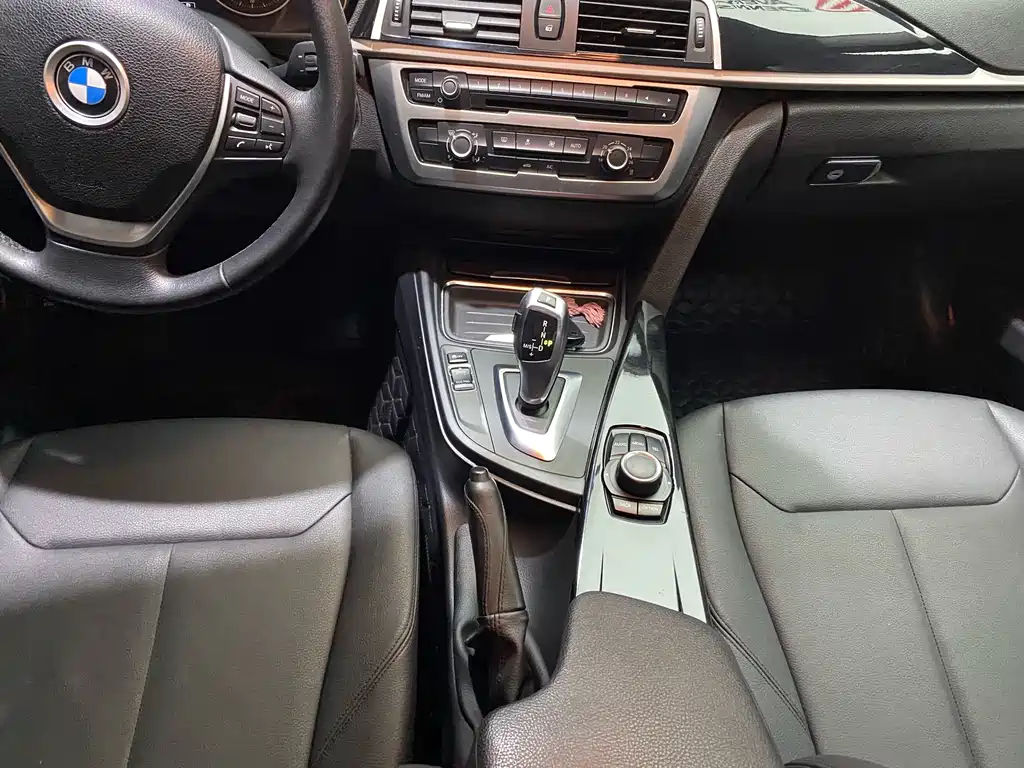 BMW 3 Series 2015 — фото 16