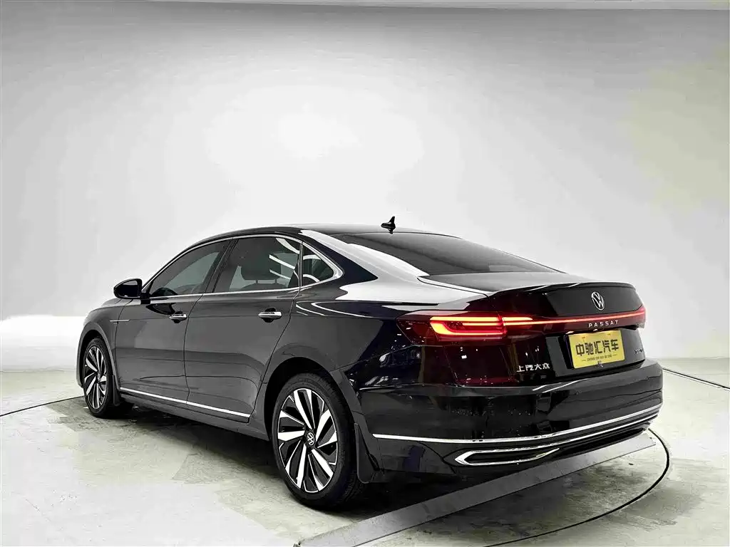 Volkswagen Passat 2021 — фото 20