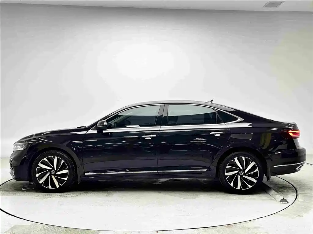 Volkswagen Passat 2021 — фото 21