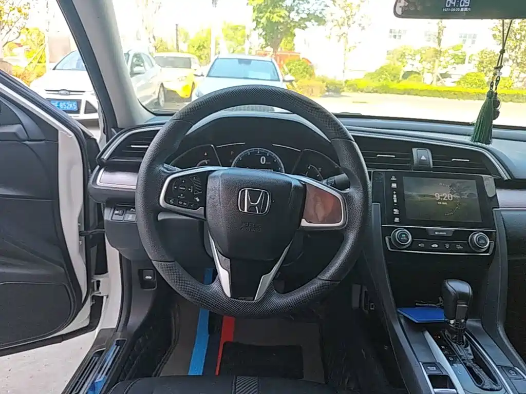 Honda Civic 2019 — фото 11