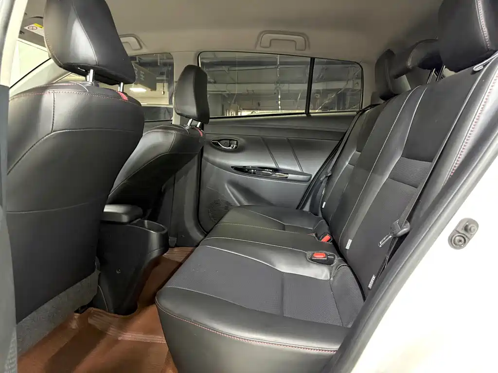 Toyota Yaris L 2022 — фото 8