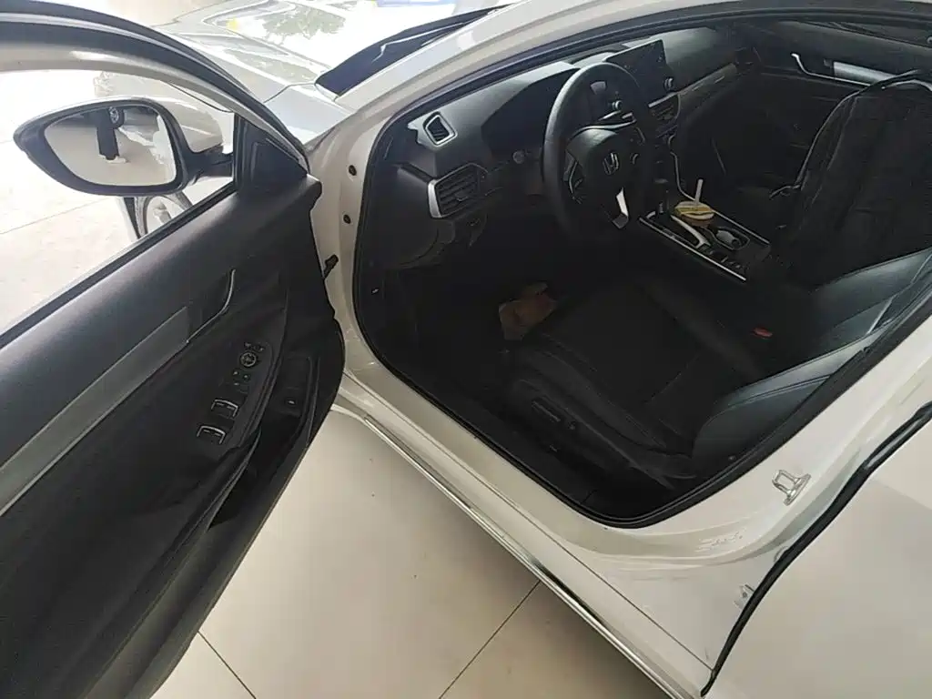 Honda Accord 2018 — фото 16
