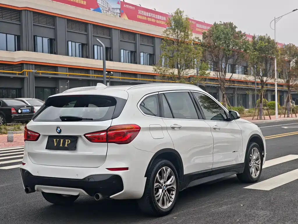 BMW X1 2018 — фото 9