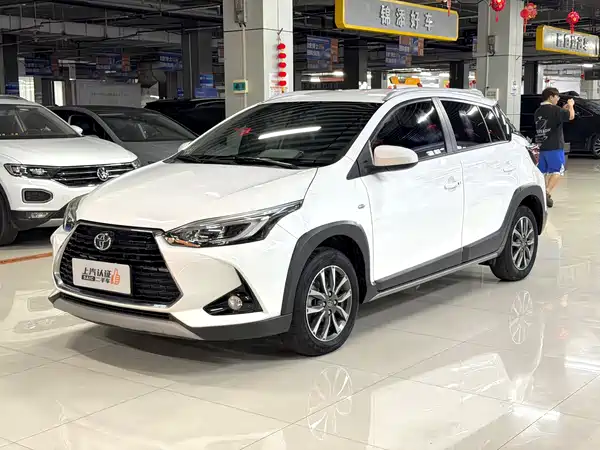 Toyota Yaris L 2022