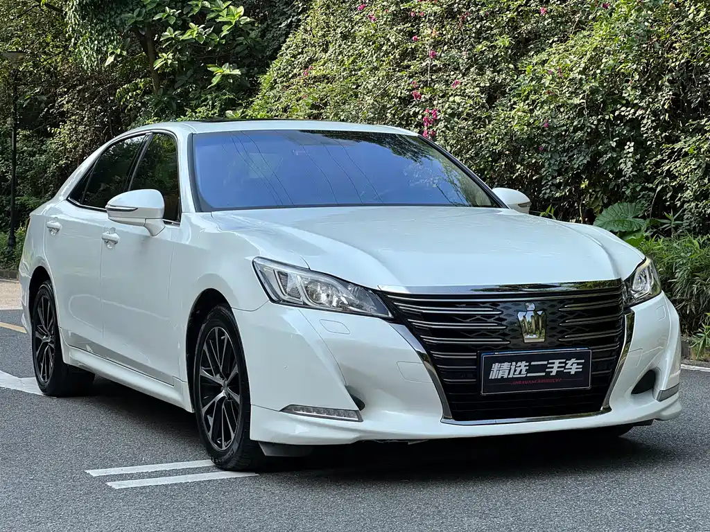 Toyota Crown 2019 — фото 3