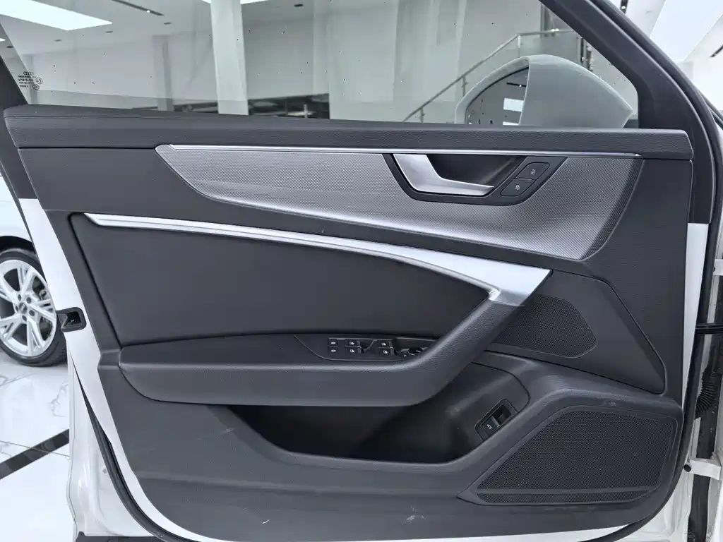 Audi A6L 2021 — фото 10