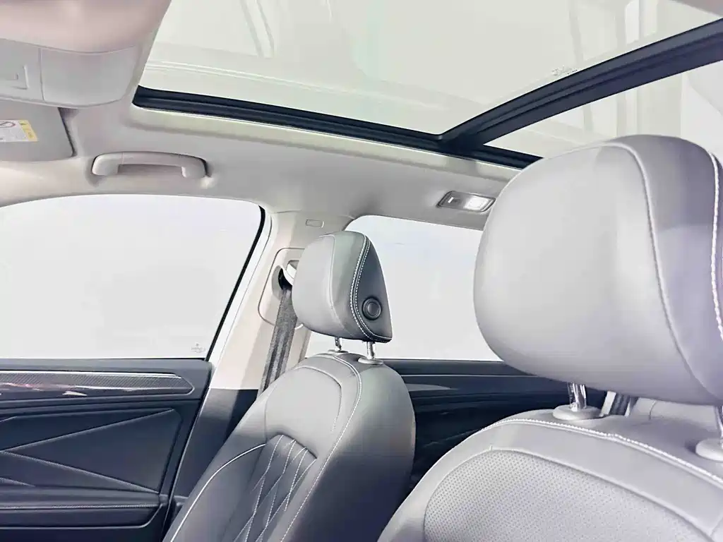 Volkswagen Tiguan L 2024 — фото 12