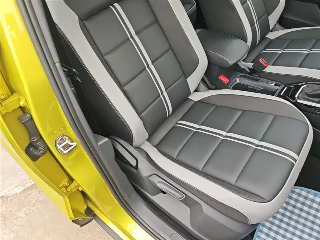 Volkswagen T-Roc 2023 — фото 25