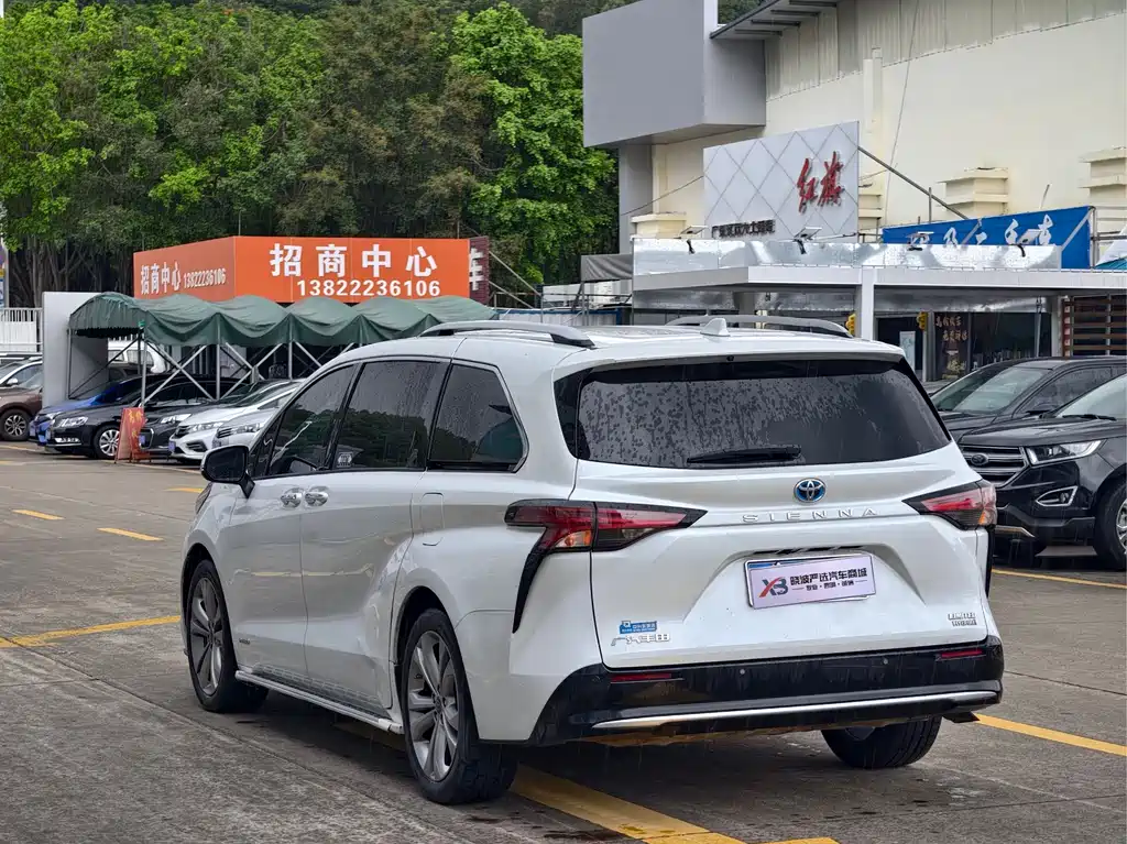 Toyota Sienna 2023