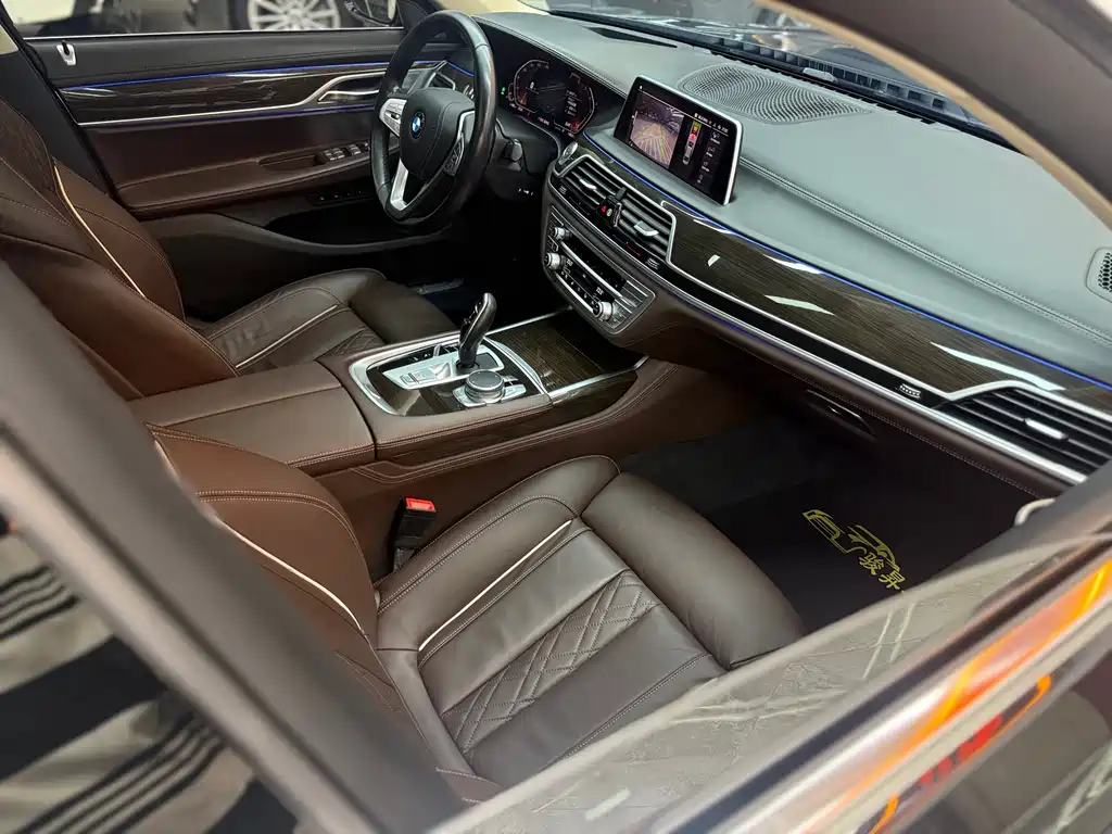 BMW 7 Series 2020 — фото 19