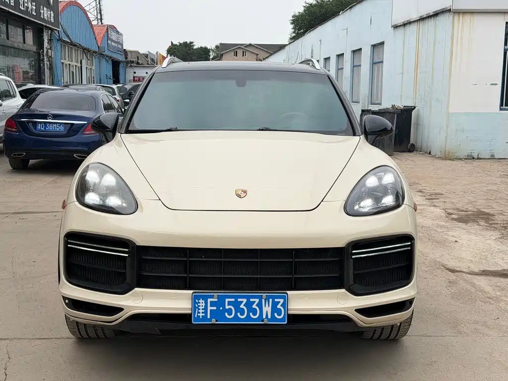 Porsche Cayenne 2017 — фото 2