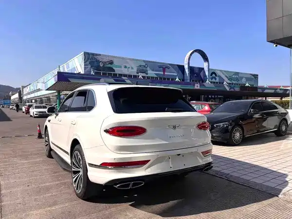 Bentley Bentayga 2022