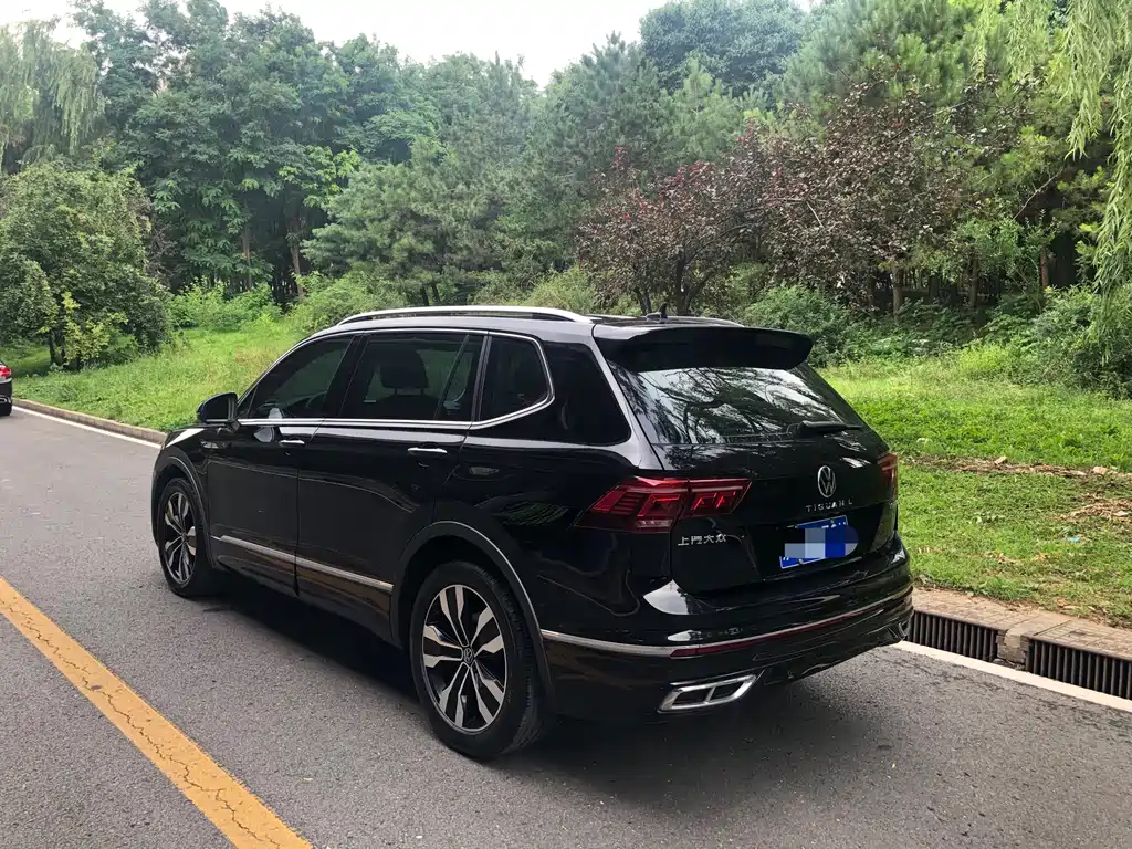 Volkswagen Tiguan L 2022 — фото 18
