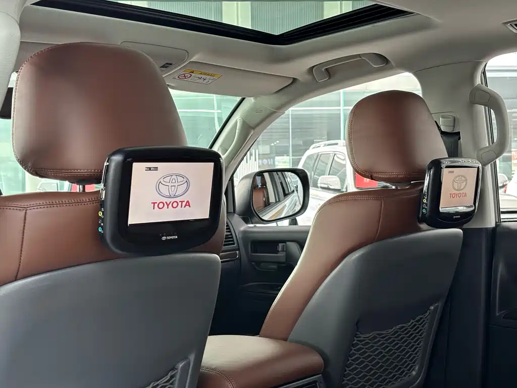 Toyota Land Cruiser 2018 — фото 20