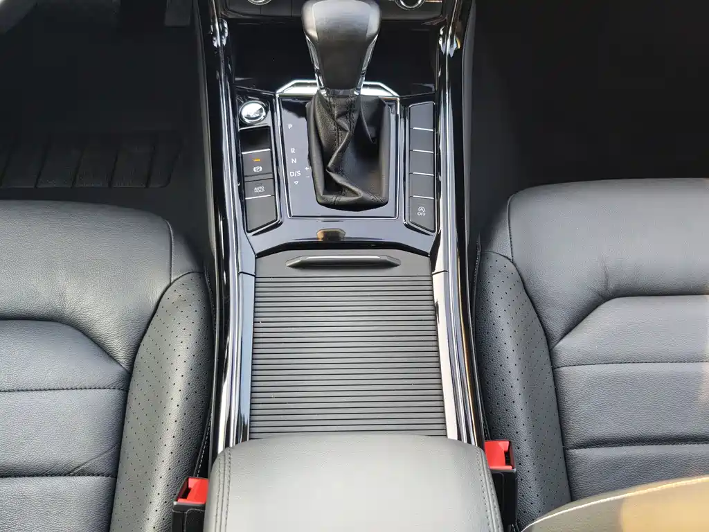Volkswagen Phideon 2017 — фото 17