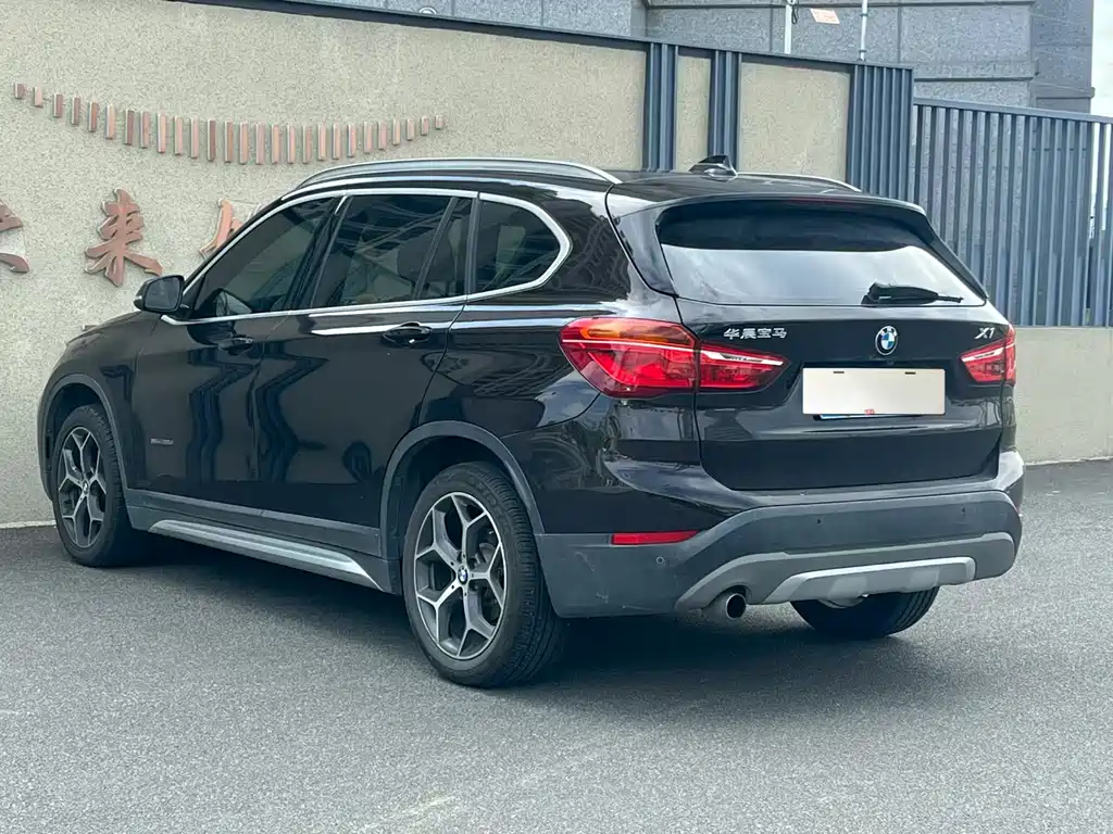 BMW X1 2018 — фото 9