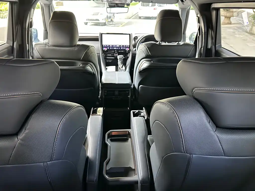 Toyota Alphard 2025 — фото 9
