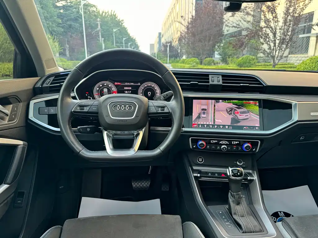 Audi Q3 2023 — фото 15