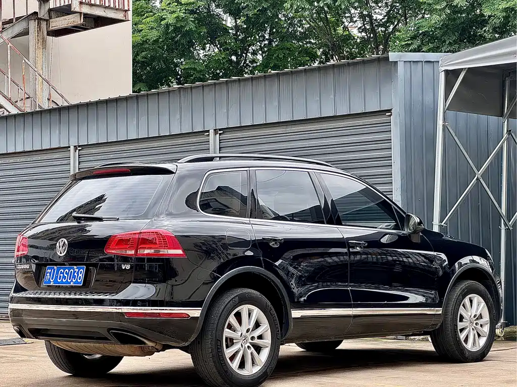 Volkswagen Touareg 2017 — фото 10