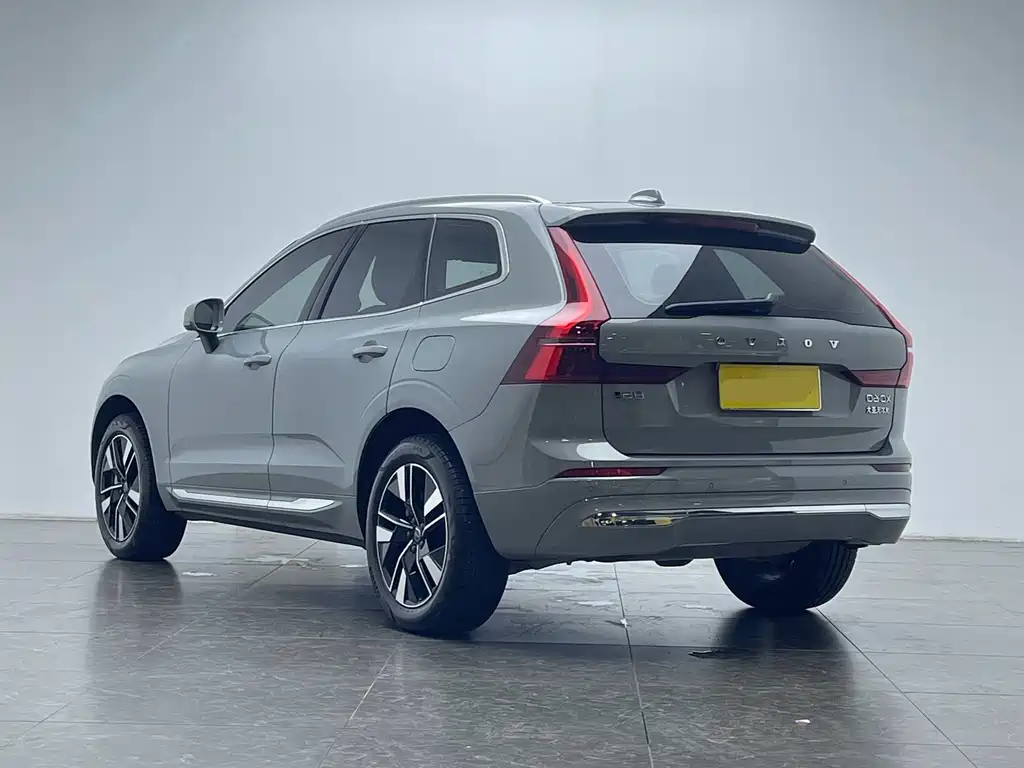 Volvo XC60 2025 — фото 6