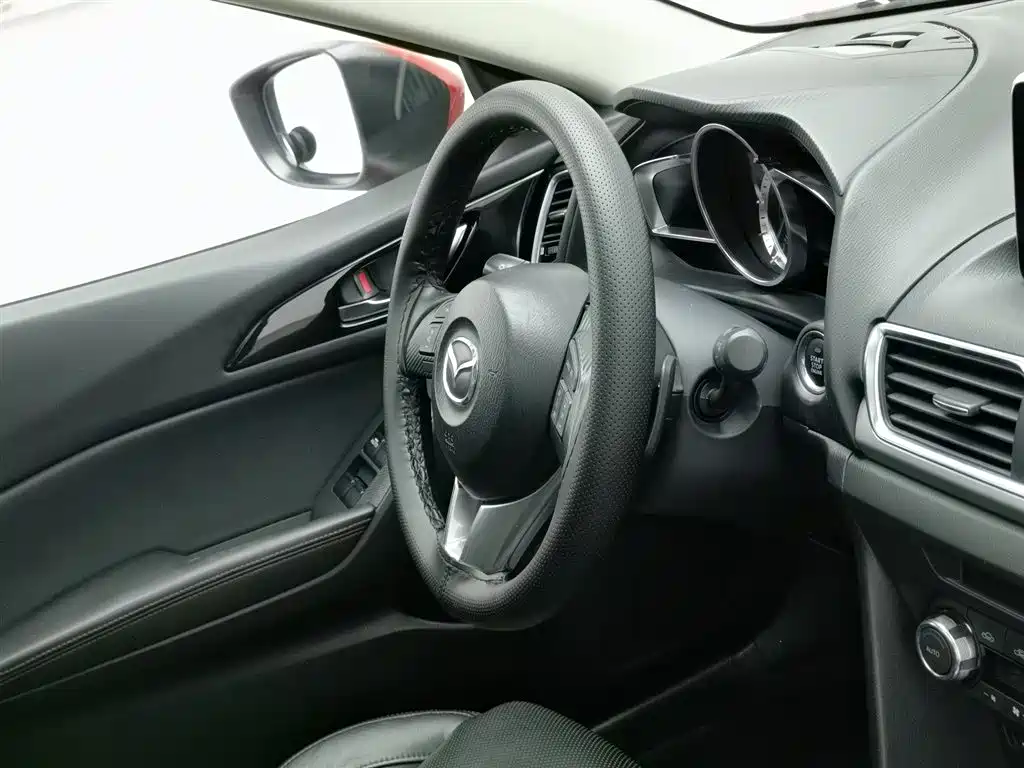 Mazda 3 Axela 2016 — фото 22