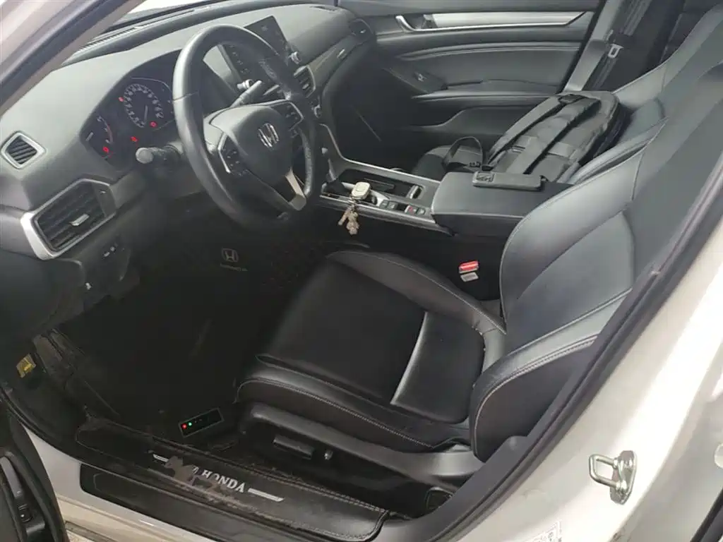 Honda Inspire 2021 — фото 15