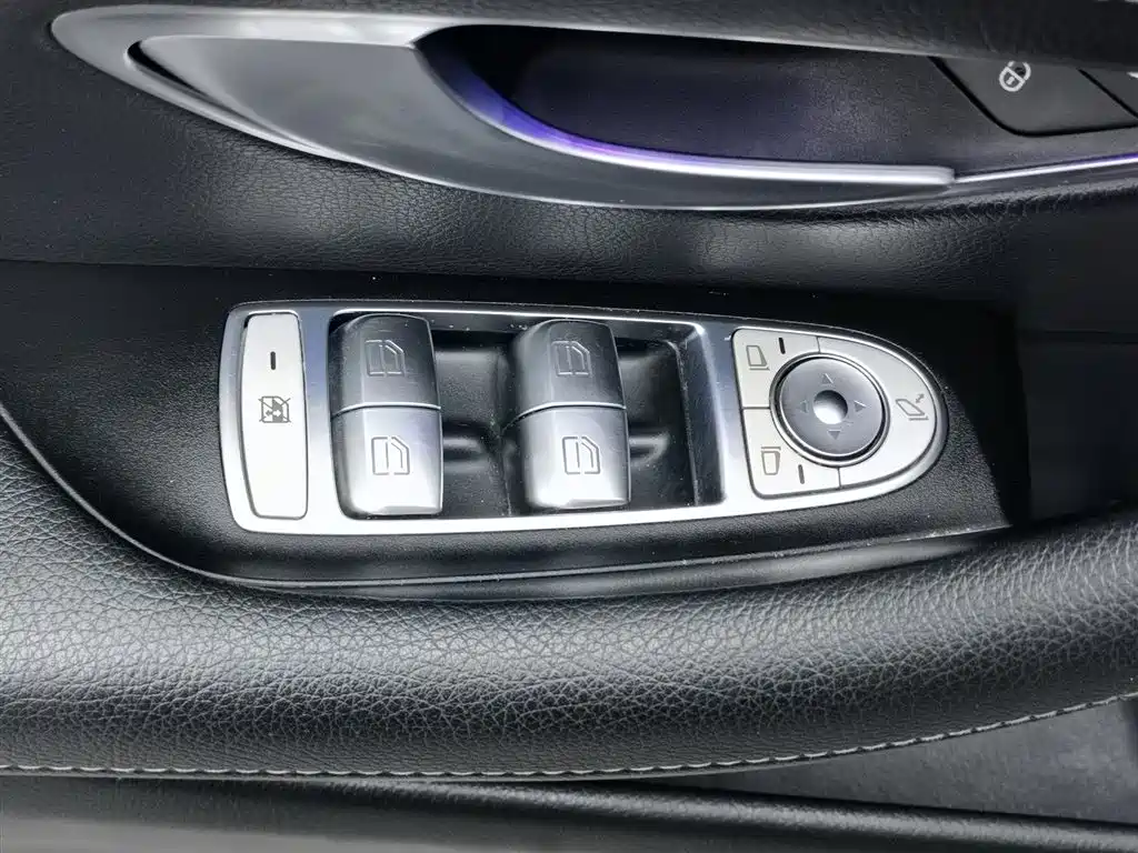 Mercedes-Benz E-Class 2017 — фото 9