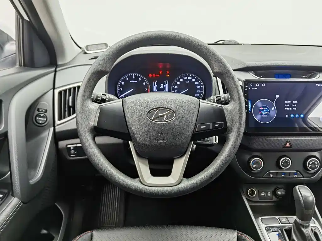 Hyundai ix25 2016 — фото 11