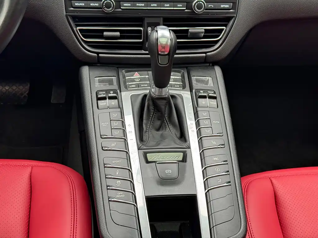 Porsche Macan 2019 — фото 14