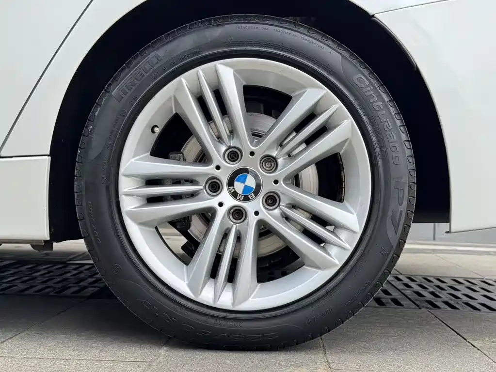 BMW 3 Series 2017 — фото 37
