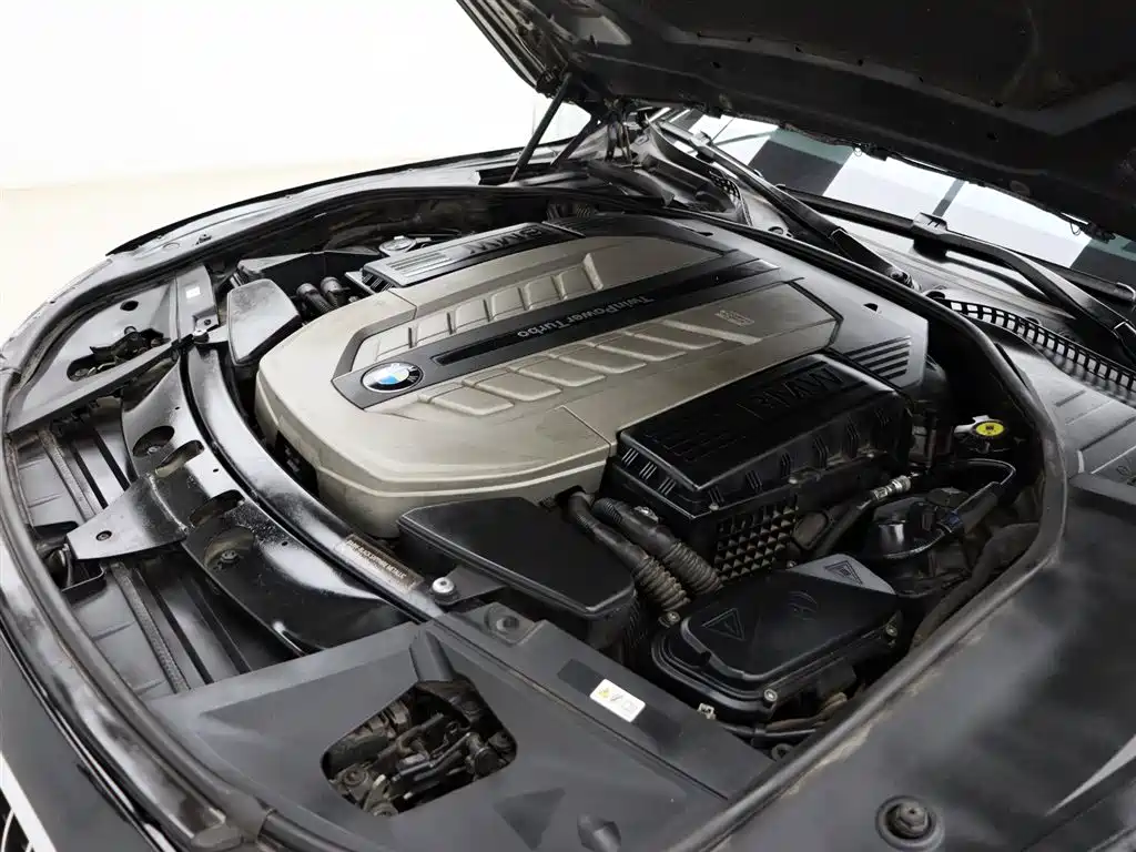 BMW 7 Series 2012 — фото 27