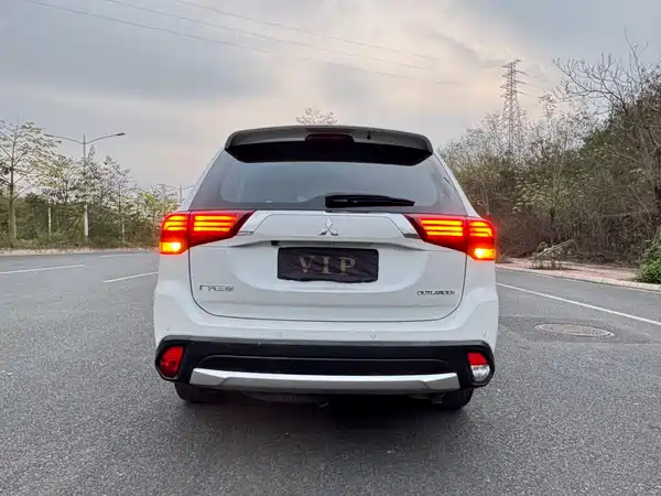 Mitsubishi Outlander 2018