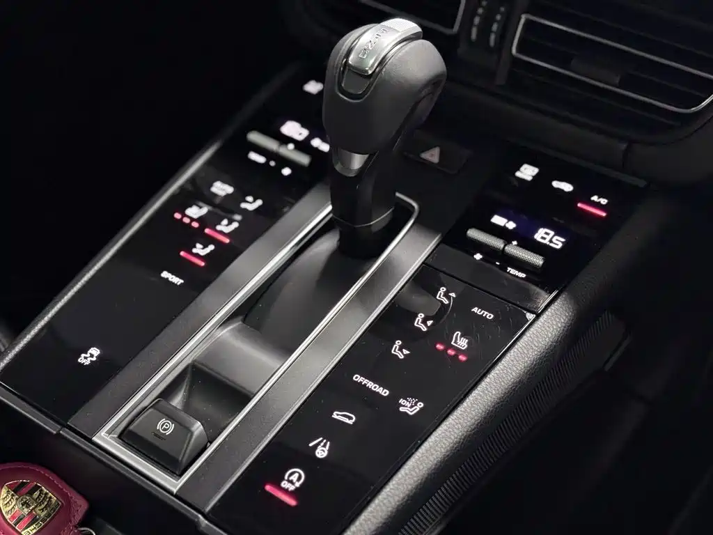Porsche Macan 2023 — фото 21
