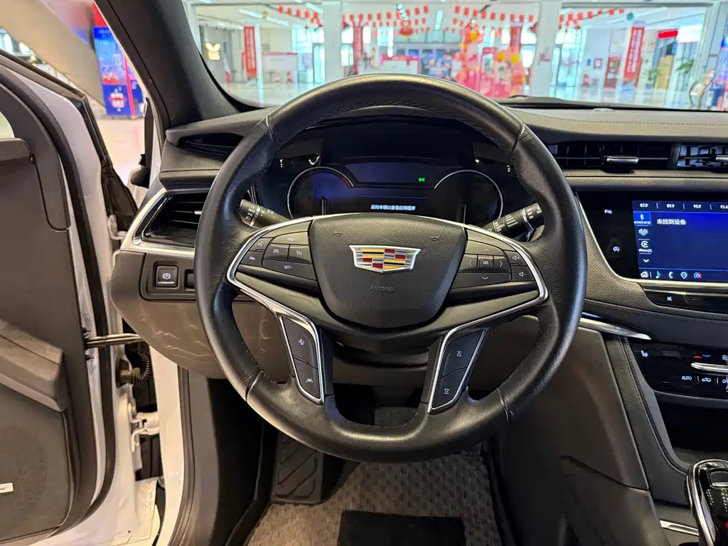 Cadillac XT5 2022 — фото 16