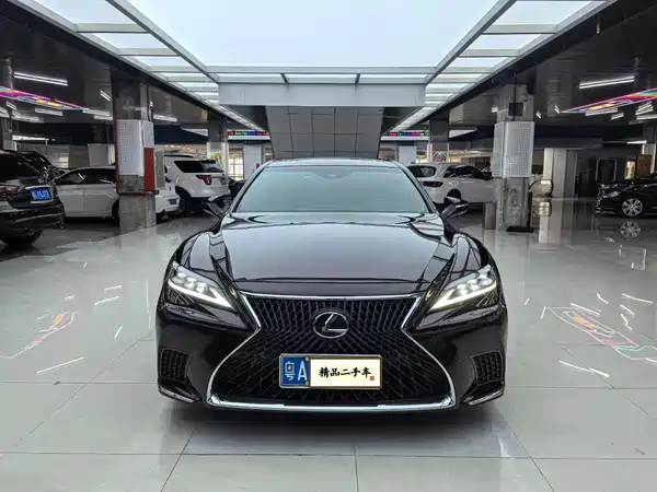 Lexus LS 2021