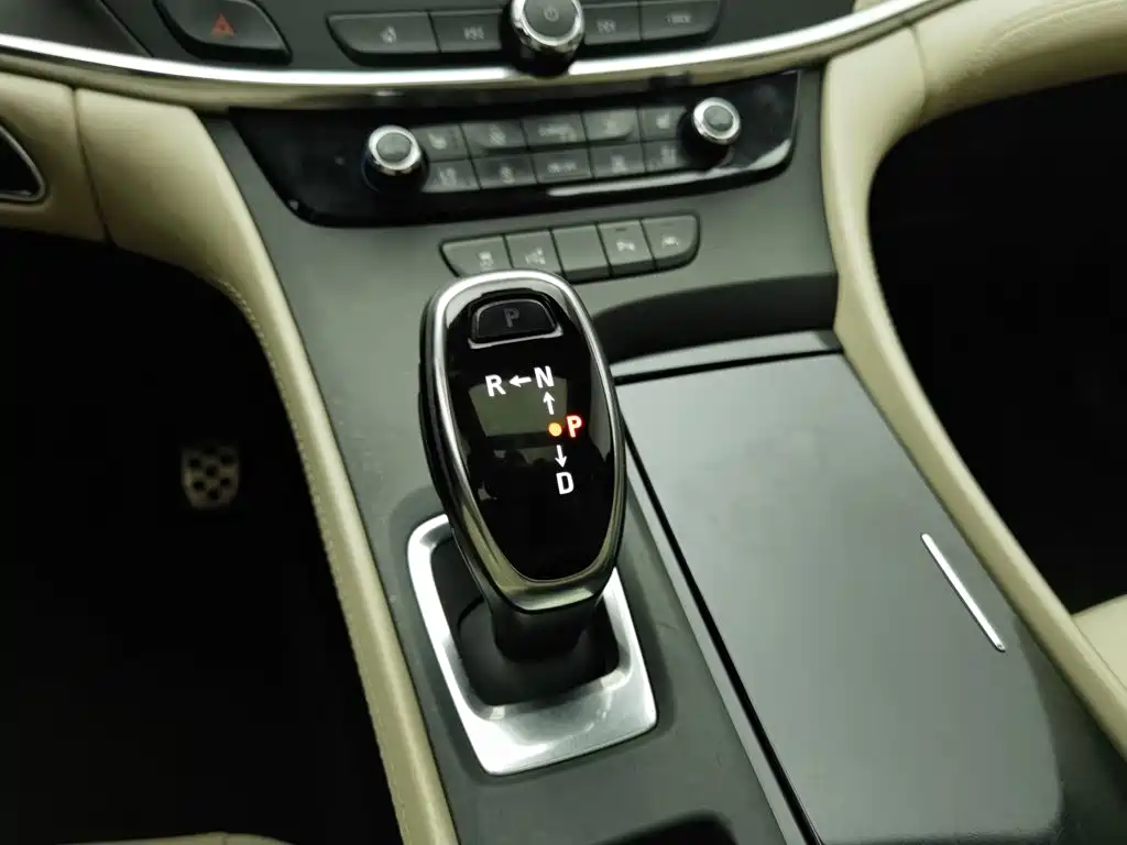 Buick LaCrosse 2017 — фото 13