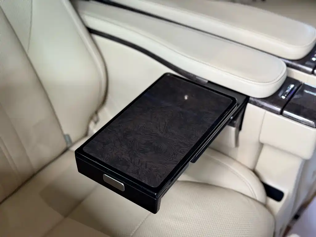 Toyota Alphard 2020 — фото 15