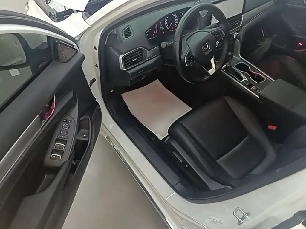 Honda Accord 2021 — фото 16