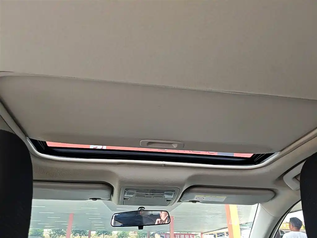 Toyota Corolla 2018 — фото 18