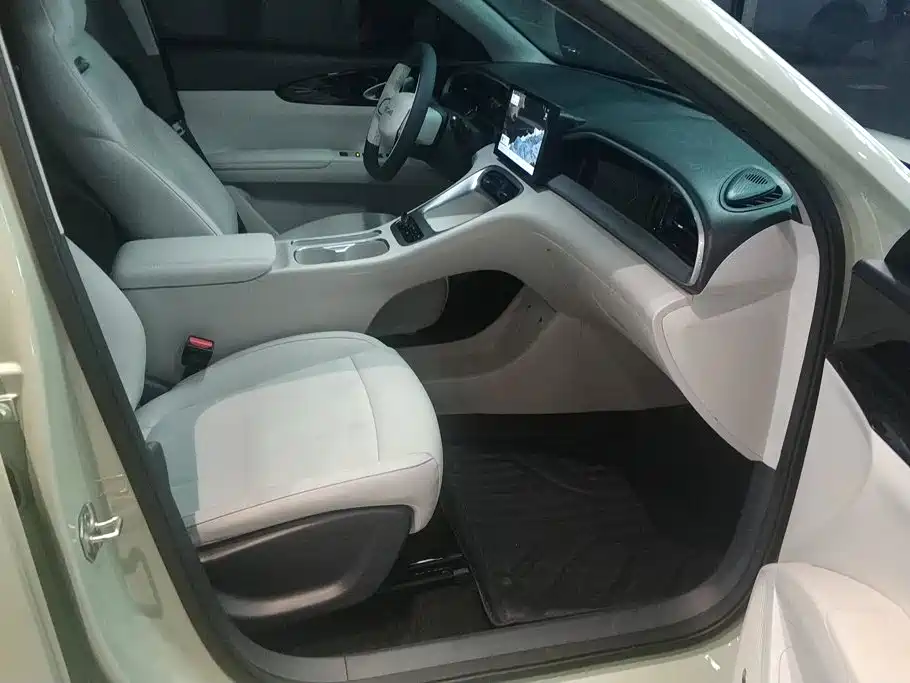Geely Galaxy Starwish 2025 — фото 8