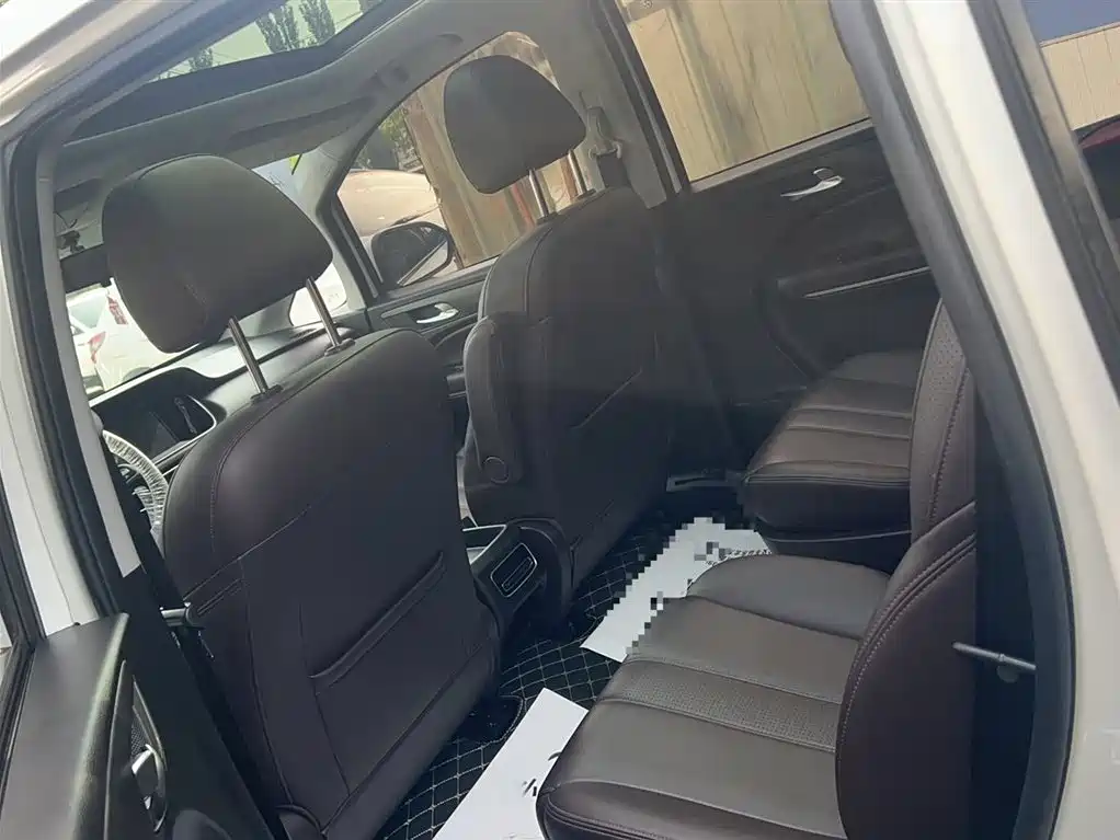 GAC Motor Trumpchi M6 2019 — фото 13