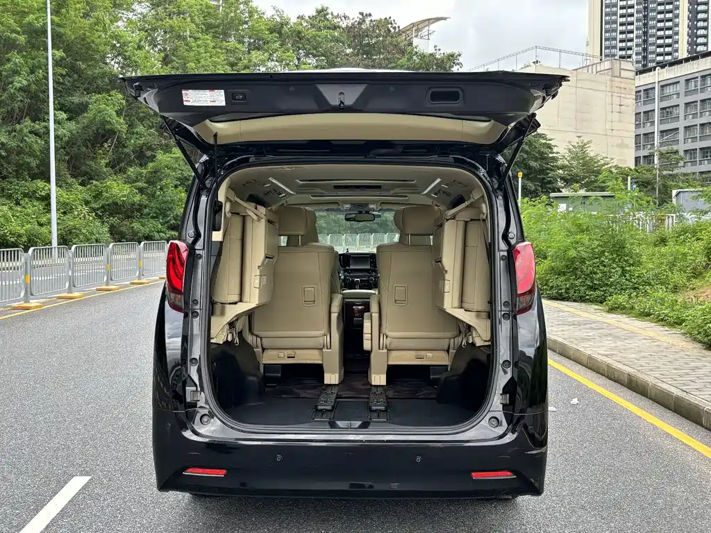 Toyota Alphard 2018 — фото 14