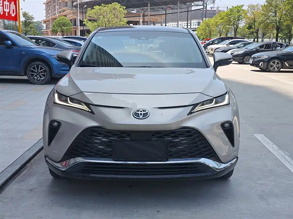 Toyota Venza 2023 — фото 2
