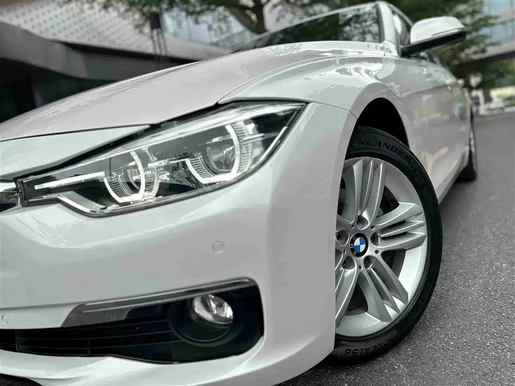 BMW 3 Series 2017 — фото 12